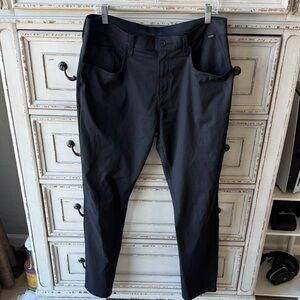 Travis Mathew Men's Black Performance Pants. 34 Waist